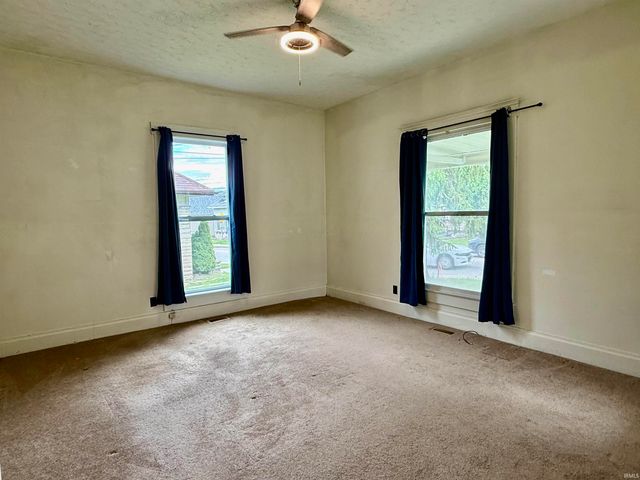 921 Lincoln Avenue, Bedford, IN 47421