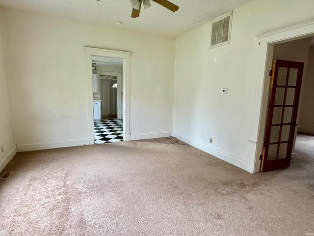 921 Lincoln Avenue, Bedford, IN 47421