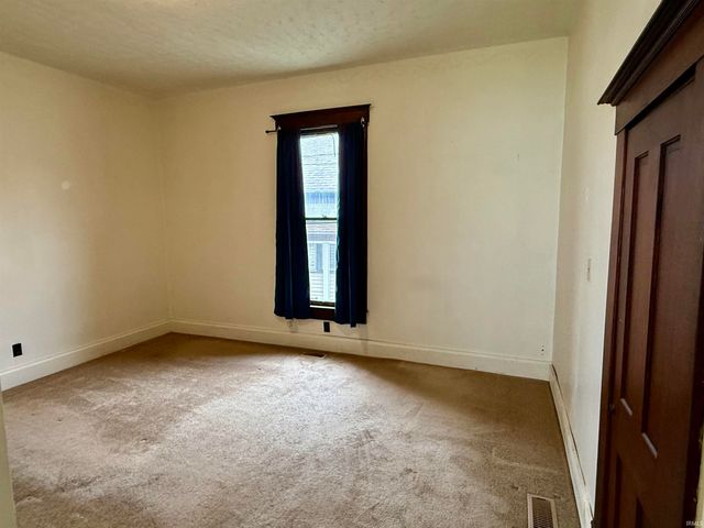 921 Lincoln Avenue, Bedford, IN 47421