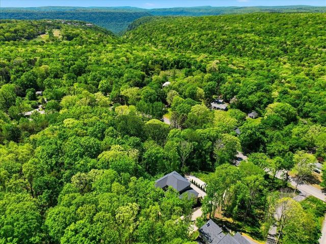 506 Timberlinks Drive, Signal Mountain, TN 37377