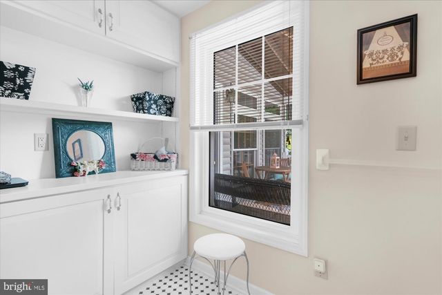 9 MILLS CT, Flemington, NJ 08822