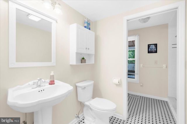 9 MILLS CT, Flemington, NJ 08822