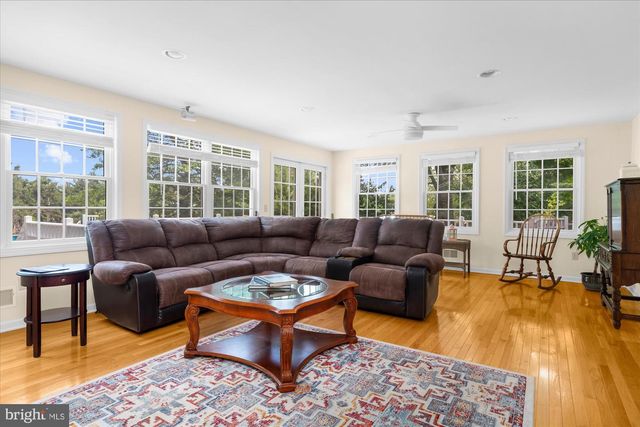 9 MILLS CT, Flemington, NJ 08822