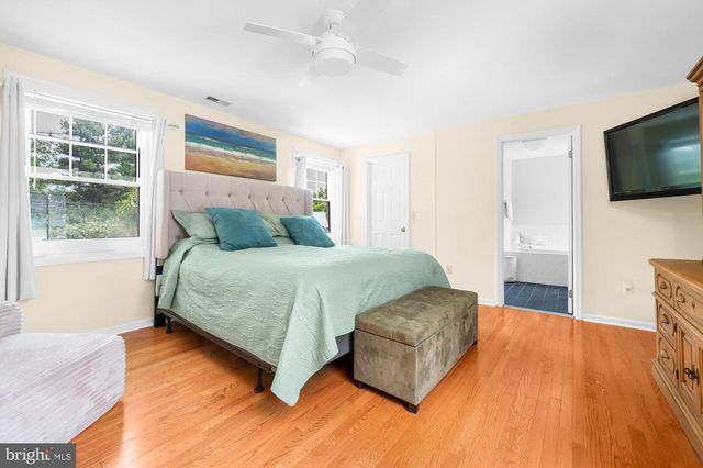 9 MILLS CT, Flemington, NJ 08822