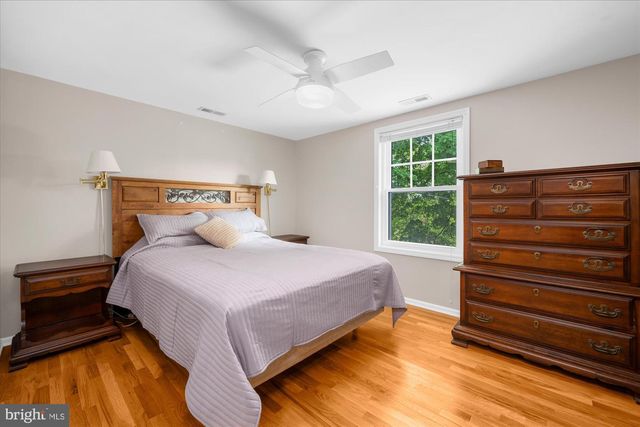 9 MILLS CT, Flemington, NJ 08822