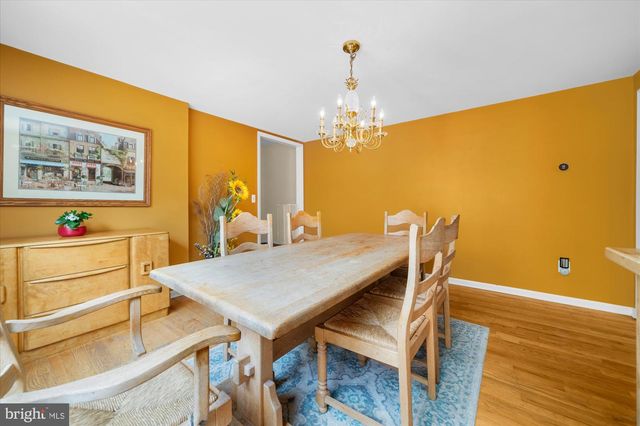 9 MILLS CT, Flemington, NJ 08822