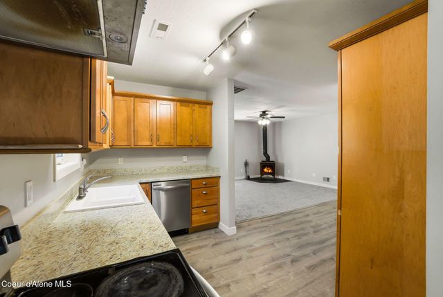 2899 Upper Pack River RD, Sandpoint, ID 83864