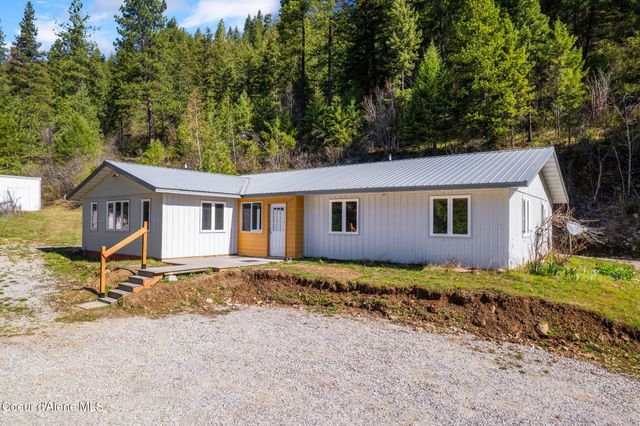 2899 Upper Pack River RD, Sandpoint, ID 83864