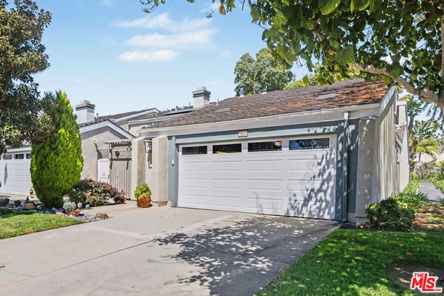 19525 Starfish Lane, Huntington Beach, CA 92648