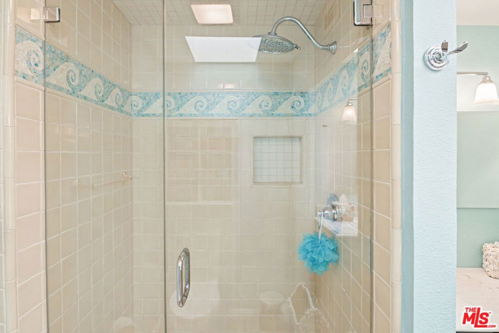 Image 12 of property listing at 19525 Starfish Lane, Huntington Beach, CA 92648