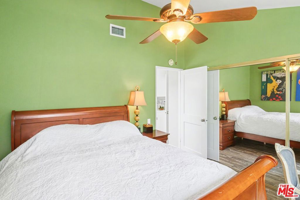 Image 13 of property listing at 19525 Starfish Lane, Huntington Beach, CA 92648