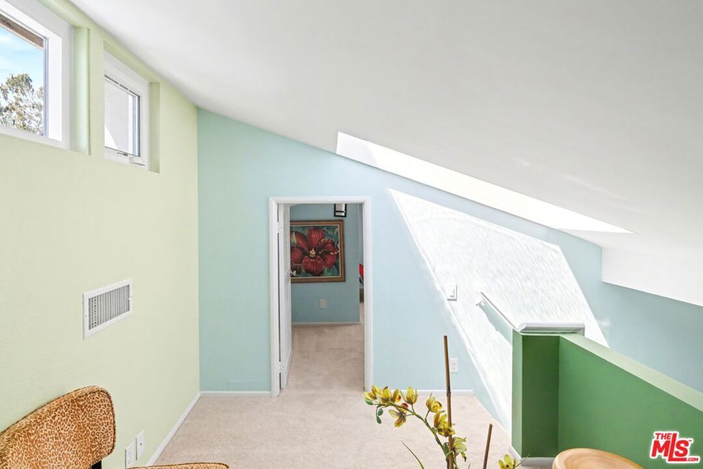 Image 20 of property listing at 19525 Starfish Lane, Huntington Beach, CA 92648