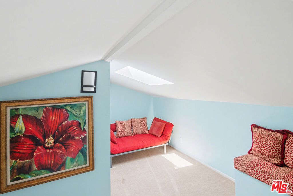 Image 21 of property listing at 19525 Starfish Lane, Huntington Beach, CA 92648