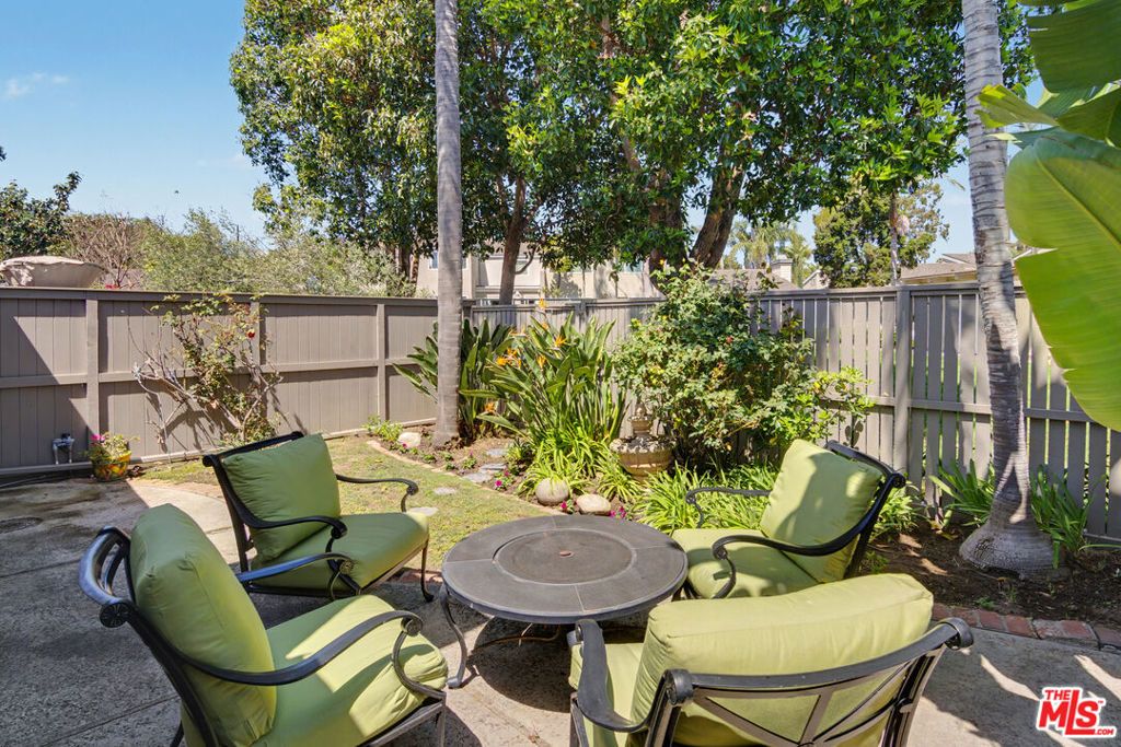 Image 24 of property listing at 19525 Starfish Lane, Huntington Beach, CA 92648