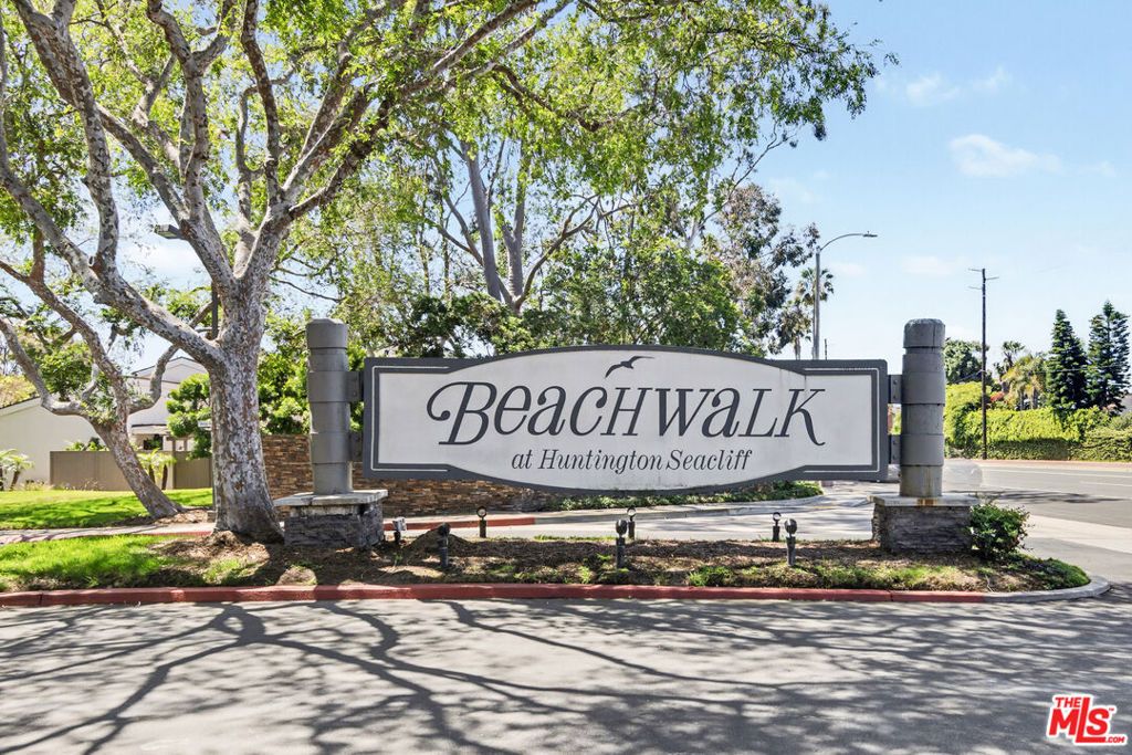 Image 28 of property listing at 19525 Starfish Lane, Huntington Beach, CA 92648