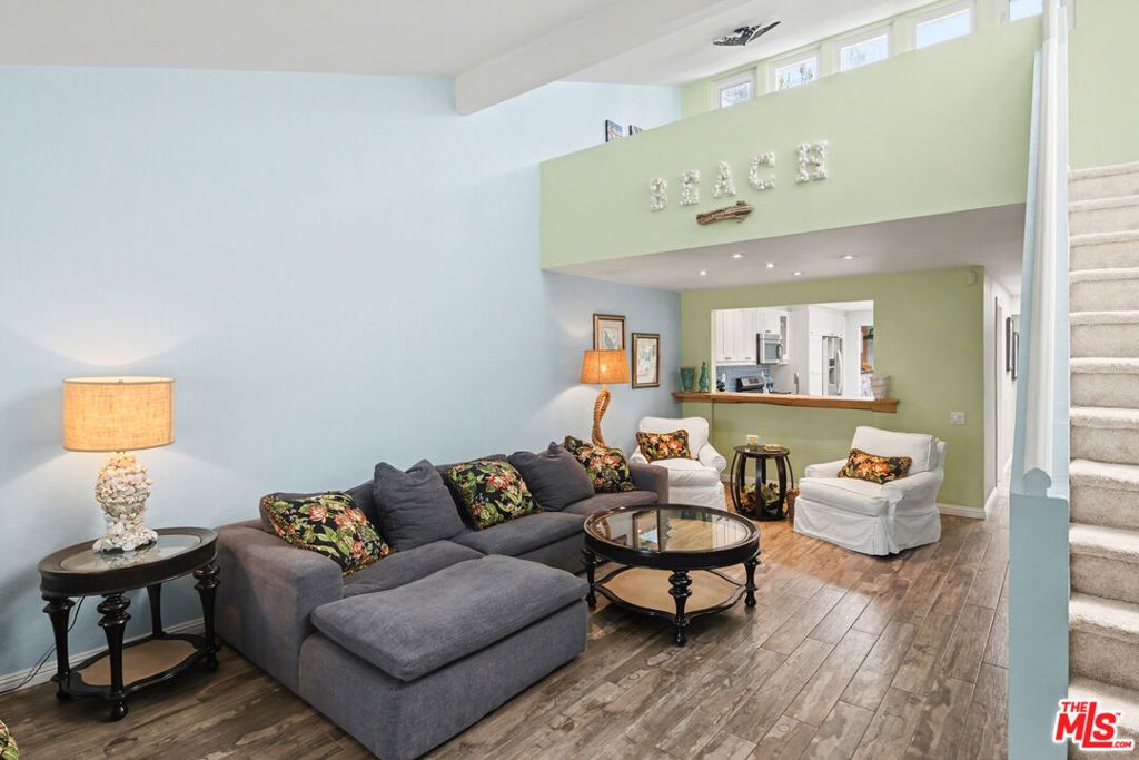 Image 4 of property listing at 19525 Starfish Lane, Huntington Beach, CA 92648