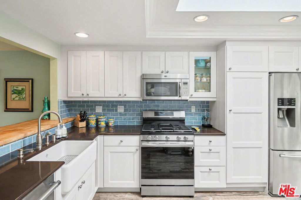 Image 5 of property listing at 19525 Starfish Lane, Huntington Beach, CA 92648