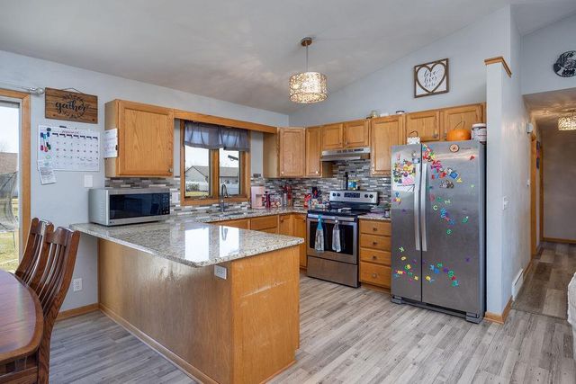 2210 N Wright Road, Janesville, WI 53546