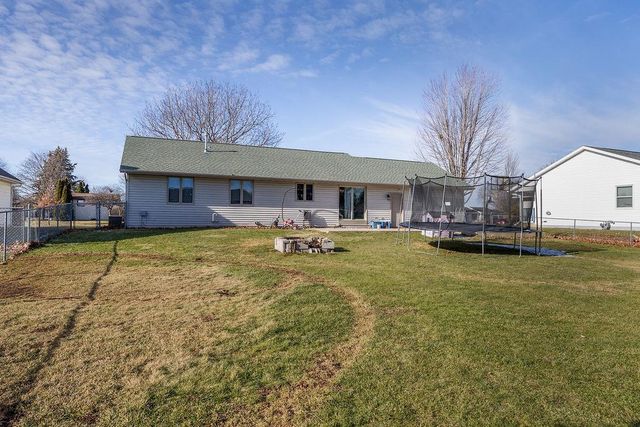 2210 N Wright Road, Janesville, WI 53546