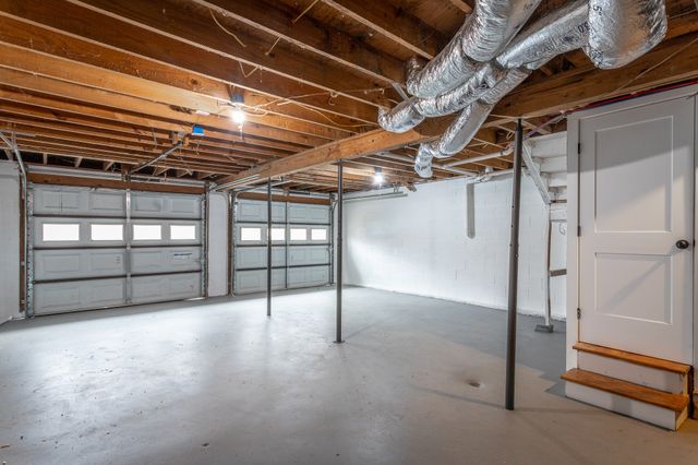 430 Montclair Dr, Rossville, GA 30741