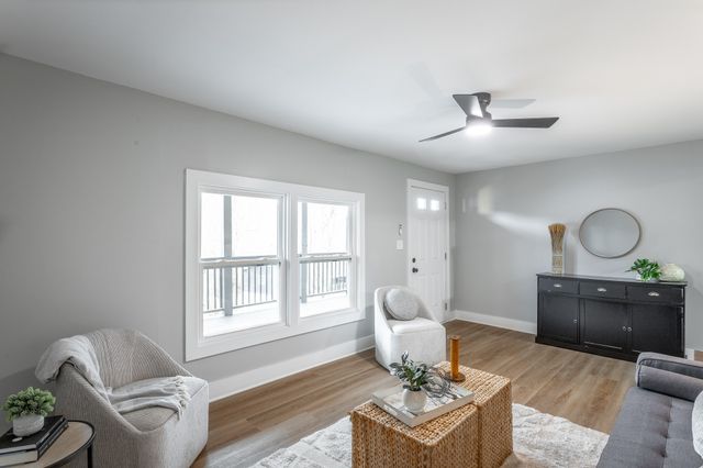 430 Montclair Dr, Rossville, GA 30741