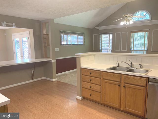 7931 CARRIAGE DR, Severn, MD 21144