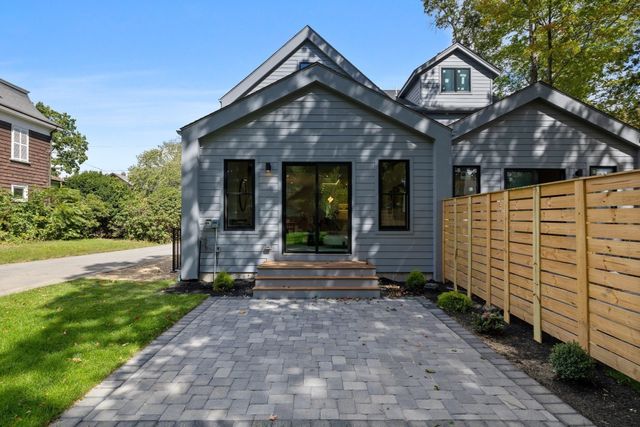 212-214 Auburn 214, Newton, MA 02466