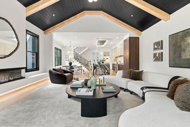 212-214 Auburn 214, Newton, MA 02466