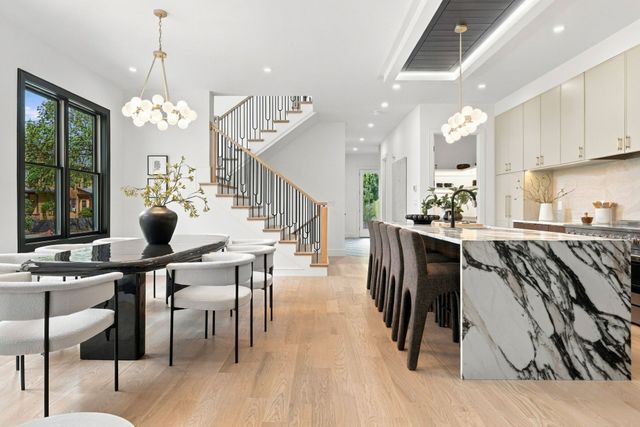 212-214 Auburn 214, Newton, MA 02466