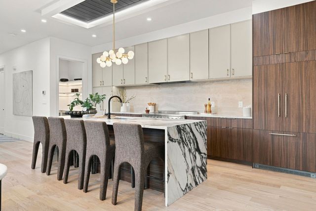 212-214 Auburn 214, Newton, MA 02466