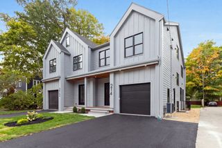 212-214 Auburn 214, Newton, MA 02466