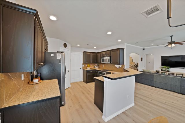 7817 Black Willow Lane, Arlington, TX 76002