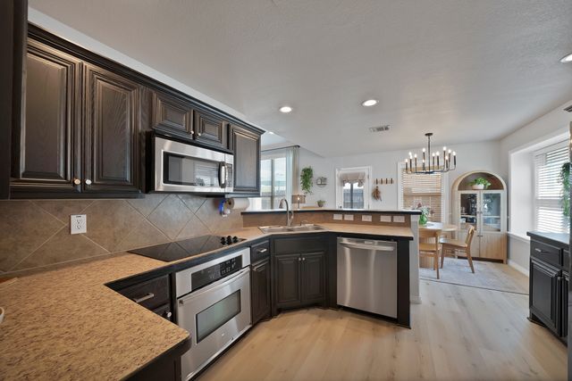 7817 Black Willow Lane, Arlington, TX 76002