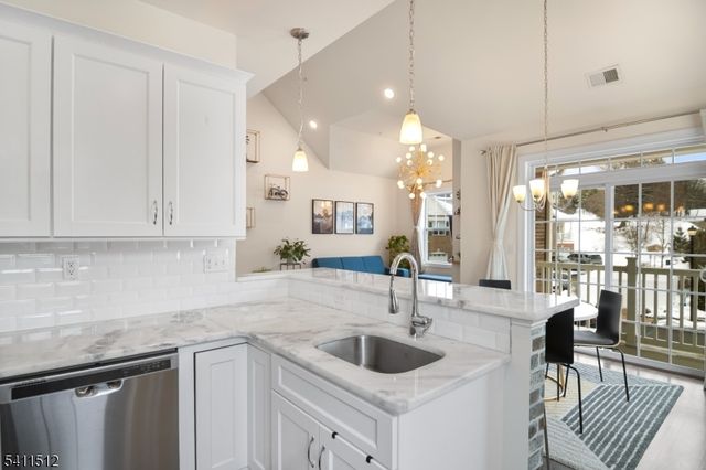 101 Autumn Ct, Little Falls Twp., NJ 07424