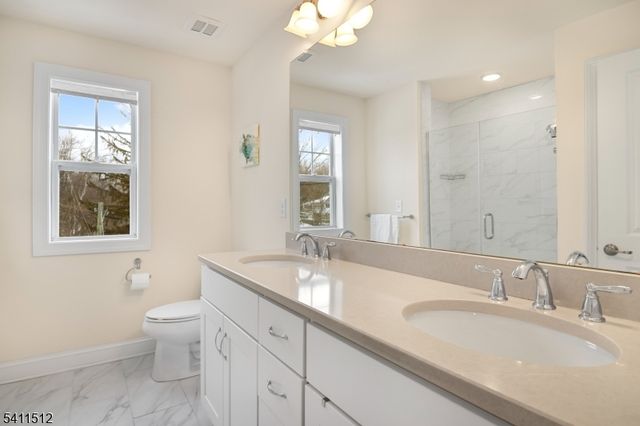 101 Autumn Ct, Little Falls Twp., NJ 07424