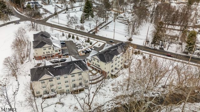 101 Autumn Ct, Little Falls Twp., NJ 07424