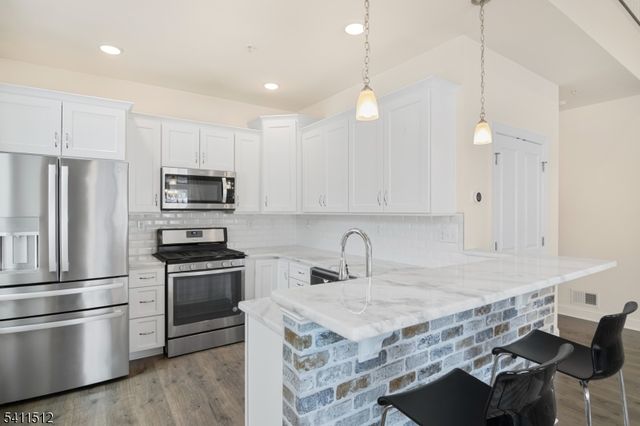 101 Autumn Ct, Little Falls Twp., NJ 07424