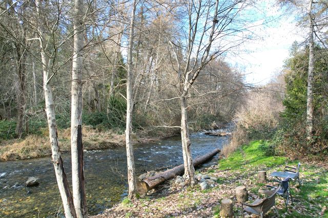 3356 Little Applegate Road, Jacksonville, OR 97530