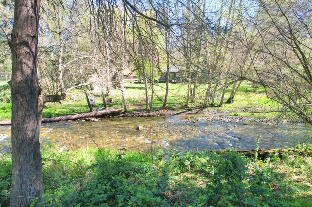 3356 Little Applegate Road, Jacksonville, OR 97530