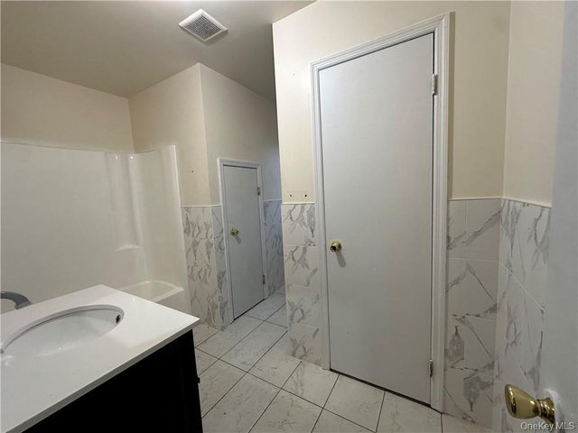 15 Kelly Lane D, Pine Bush, NY 12566