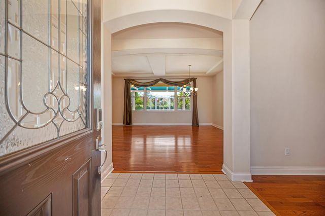 9341 Courtney Way, Roseville, CA 95747