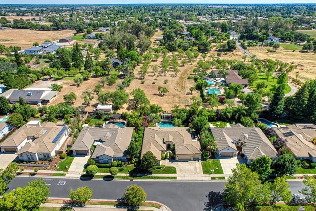 9341 Courtney Way, Roseville, CA 95747