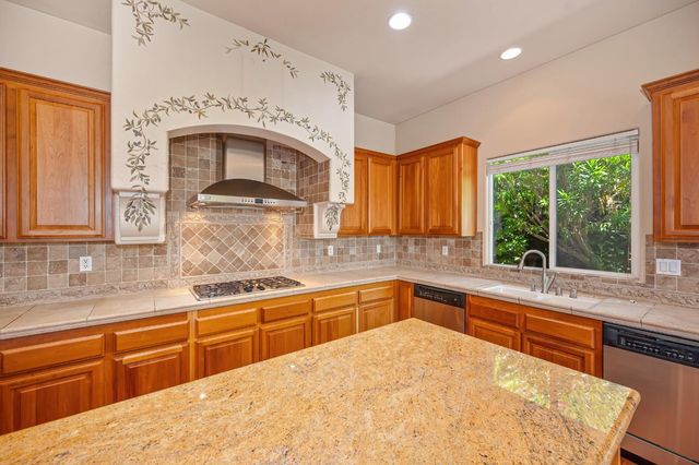 9341 Courtney Way, Roseville, CA 95747