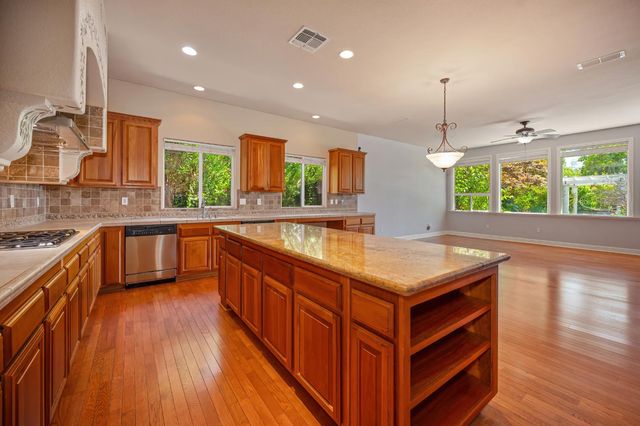 9341 Courtney Way, Roseville, CA 95747