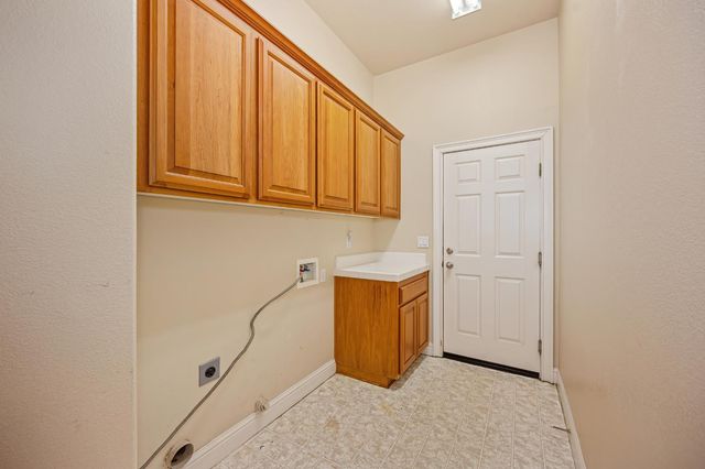 9341 Courtney Way, Roseville, CA 95747