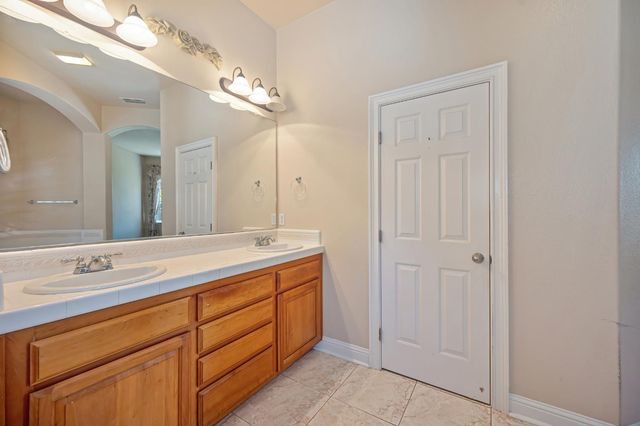 9341 Courtney Way, Roseville, CA 95747