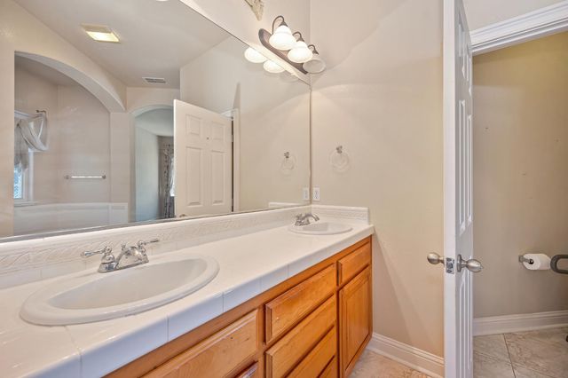 9341 Courtney Way, Roseville, CA 95747
