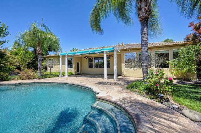 9341 Courtney Way, Roseville, CA 95747