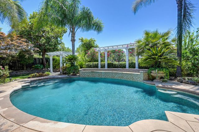 9341 Courtney Way, Roseville, CA 95747