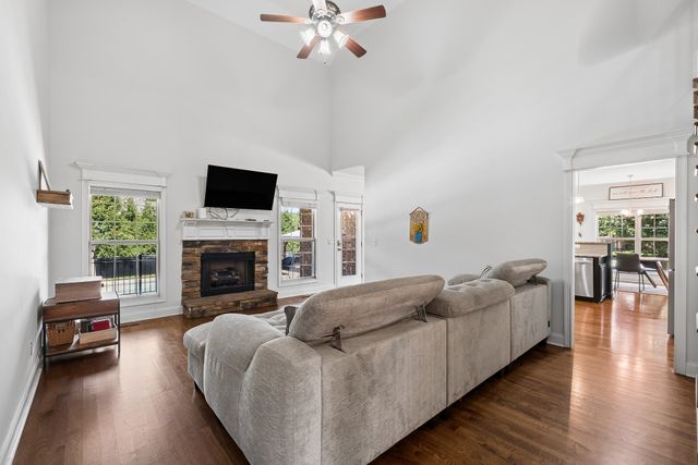 804 Twin View Dr, Murfreesboro, TN 37128
